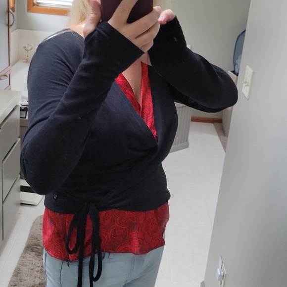 Fabletics Side Tie Crop Sweater with Thumbhole Cuffs - Picture 5 of 9